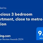 Apartment Spacious 3 Bedroom Apartment, Close To Metro Station