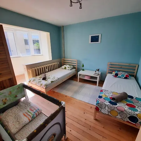 Spacious 3 Bedroom Apartment, Close To Metro Station