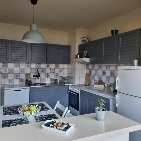 Lägenhet Spacious 3 Bedroom Apartment, Close To Metro Station *
