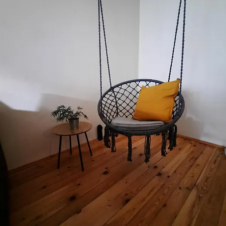 Spacious 3 Bedroom Apartment, Close To Metro Station