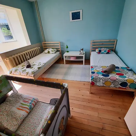 Appartement Spacious 3 Bedroom Apartment, Close To Metro Station